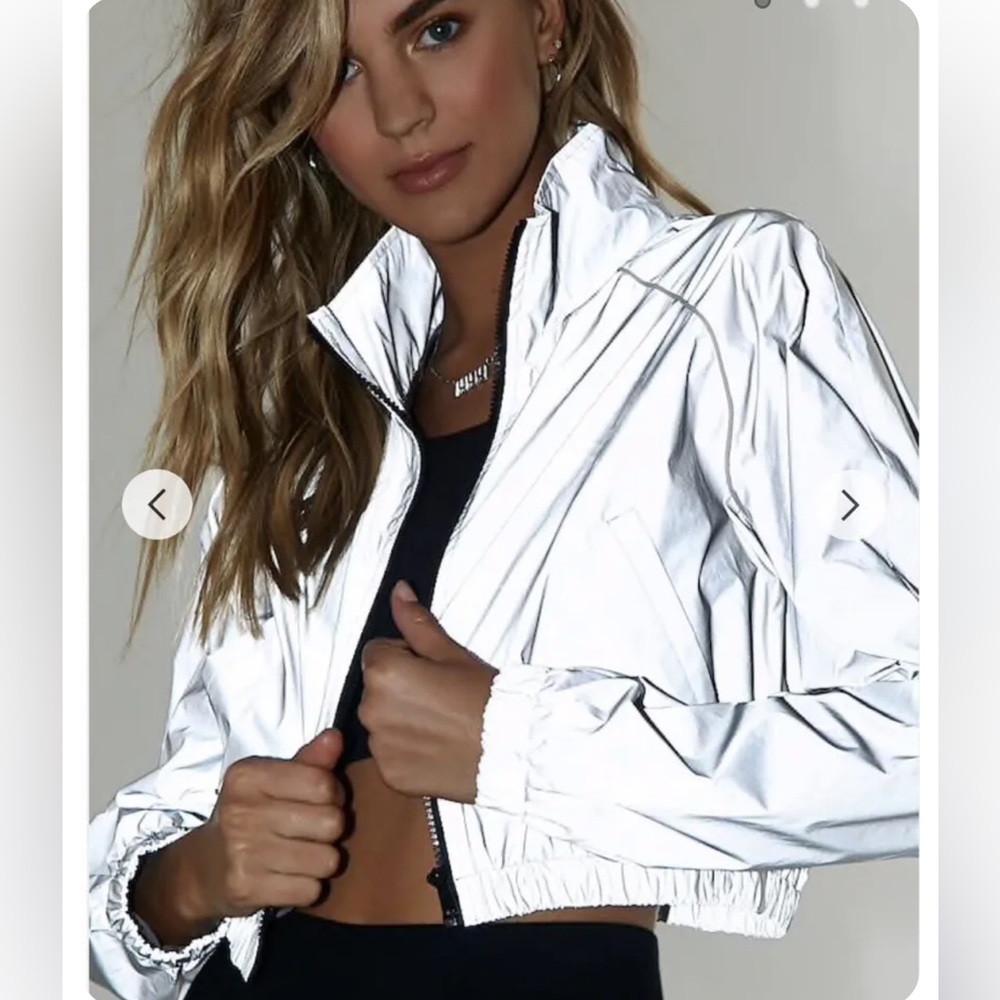 Forever 21 Piped Trim Crop Cropped Windbreaker Gray Reflective Jacket Size S NEW